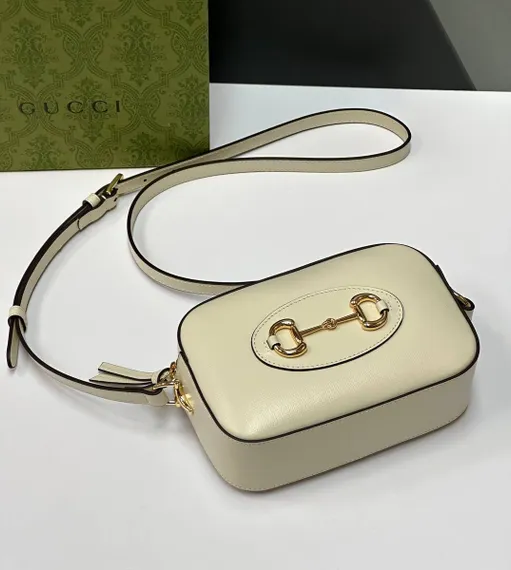 Маленькая сумка на плечо Gucci Horsebit 1955 белый