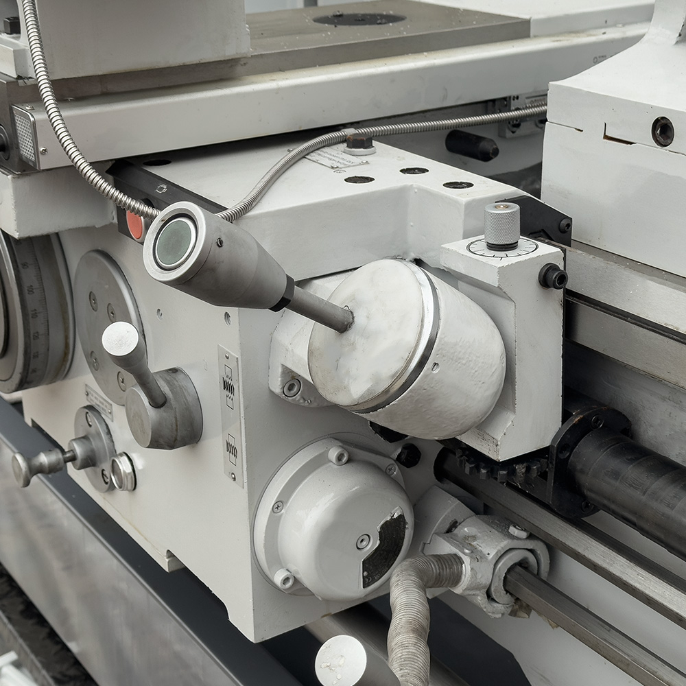 VISPROM SPV-1500/500 универсальный токарный станок с УЦИ