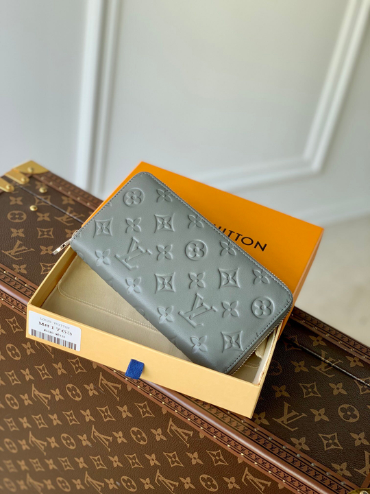 Louis Vuitton Zippy Wallet