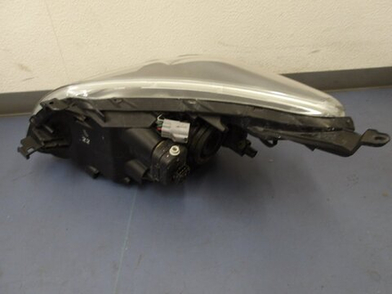 фара правая Toyota Ist NCP110 52-175