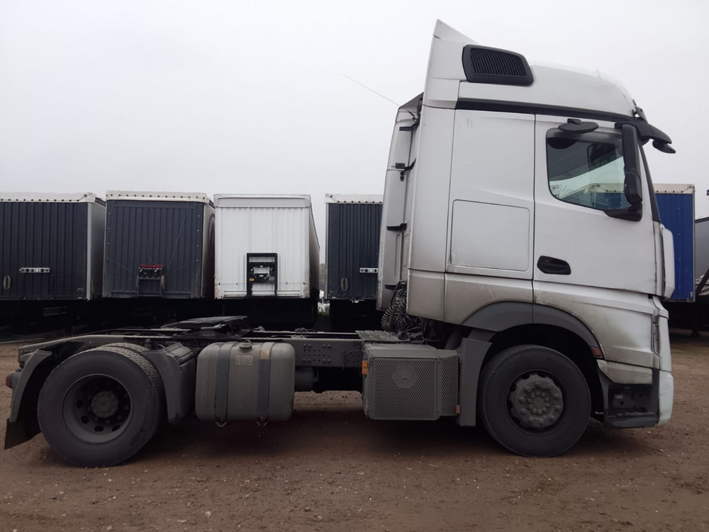 Mercedes-Benz ACTROS 4x2 Седельный тягач 1845 LS (Дизельный, 12,8 л, 449 л.с., АТ)