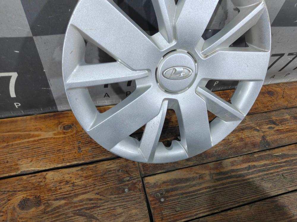 Колпак колеса R14 LADA Granta 11-нв Б/У Оригинал 8450100999