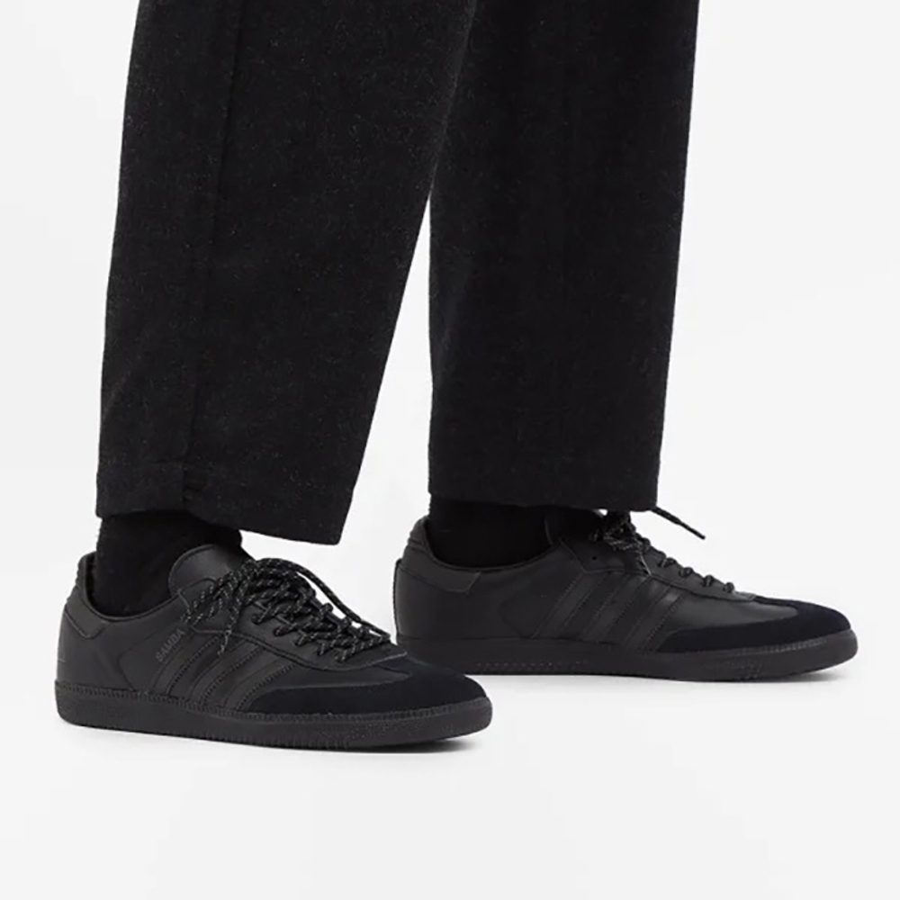 Pharrell Williams x adidas originals Samba synthetic leather two-layer suede joint t-toe toe comfortable all-match wear-resistant low-top sneakers for men and women the same style black