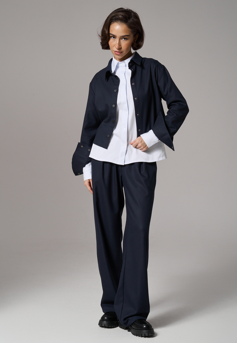 Рубашка-жакет укороченная синяя