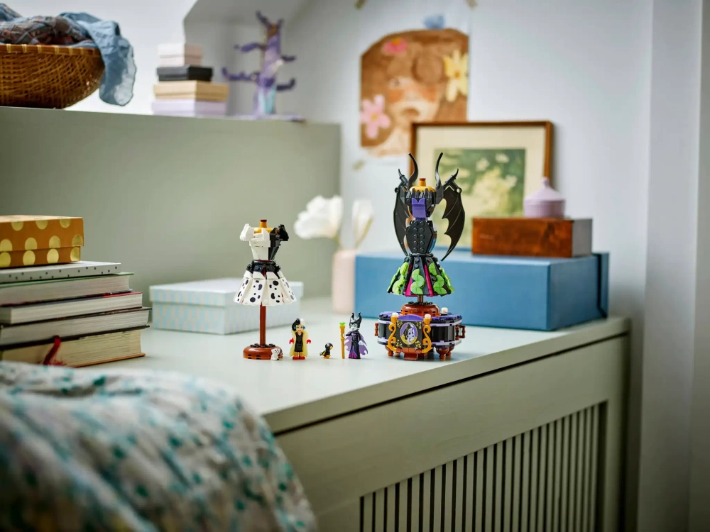 Конструктор LEGO Disney 43262 Платья Малефисенты и Круэллы Де Виль