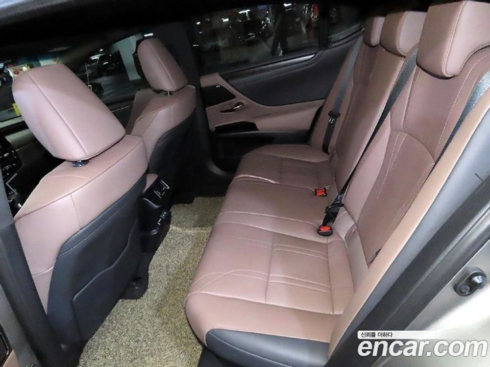 Lexus ES300h 7 Generation Executive (12.2022)