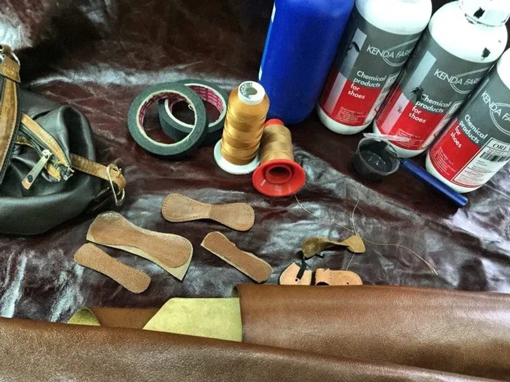 Мелкий ремонт . Прошивка швов, разрывов.