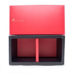 306022.1 Коробка для 2х банок, картон красный. Длина 20см, ширина 11см, высота 10 см + подар пакет