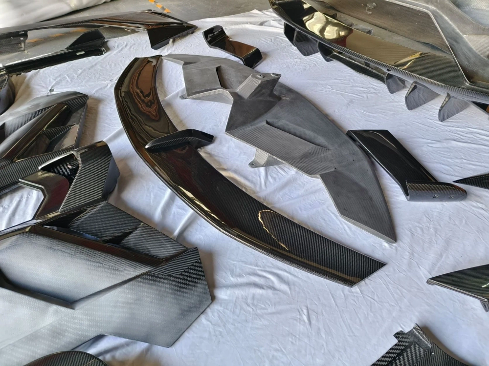 Карбоновый обвес переделка в LP770 SVJ для LAMBORGHINI AVENTADOR LP700 / LP720 / LP750 Ламборгини