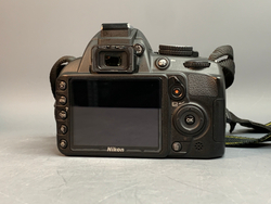 Nikon D3100 kit 18-55mm 150 кадров