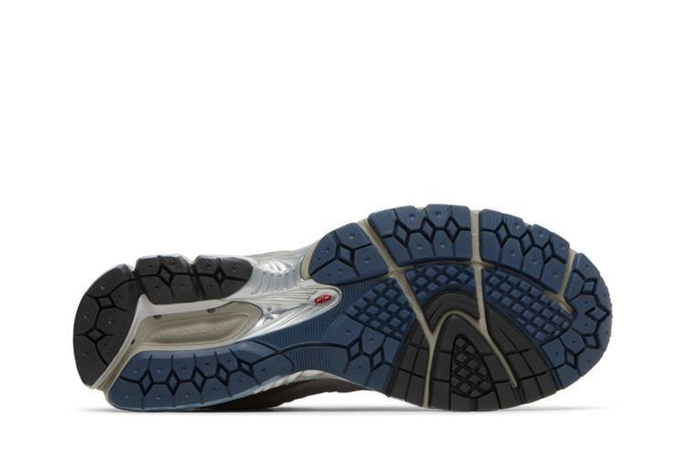Кроссовки New Balance Nb 2002R Pouch