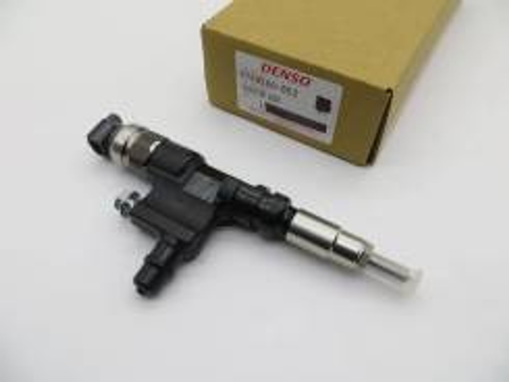 Форсунка в сборе CDI HINO N04C (23670-E0152) 095000-5330 denso