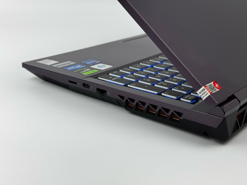 Игровой ноутбук Colorful Intel Core i7-13700HX / RTX 4070 8GB / 16GB / 512GB / 2.5K / 165Hz / Win11 RU / Русско-Английская клавиатура