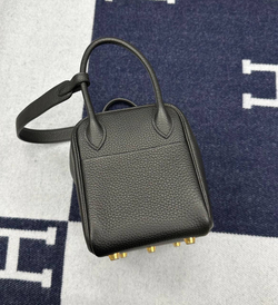 Сумка Hermes Lindy Noir Gold Hardware
