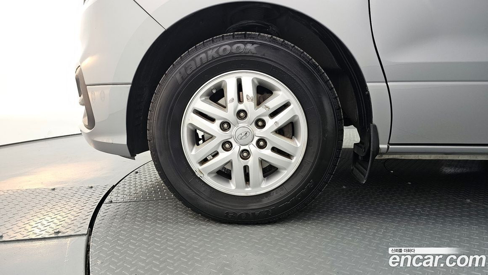 Hyundai The New Grand Starex Van 3-х местный (06.2020)