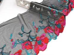 Вышивка на сетке, 19,5 см, ПРАВАЯ, цветы на черном фоне (Артикул: VS-2024), м