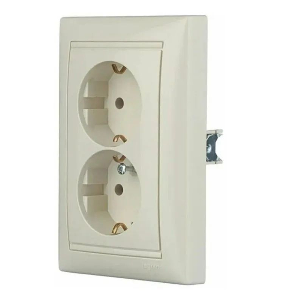 4370 Розетка двойная кремовая Legrand Valena Classic 5шт