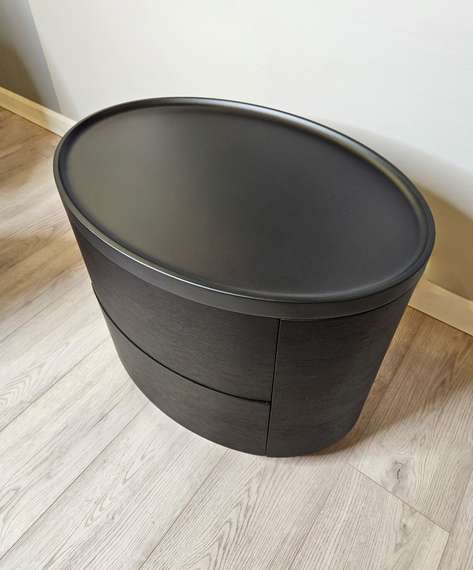 Прикроватная тумбочка Onda с двумя ящиками, черная