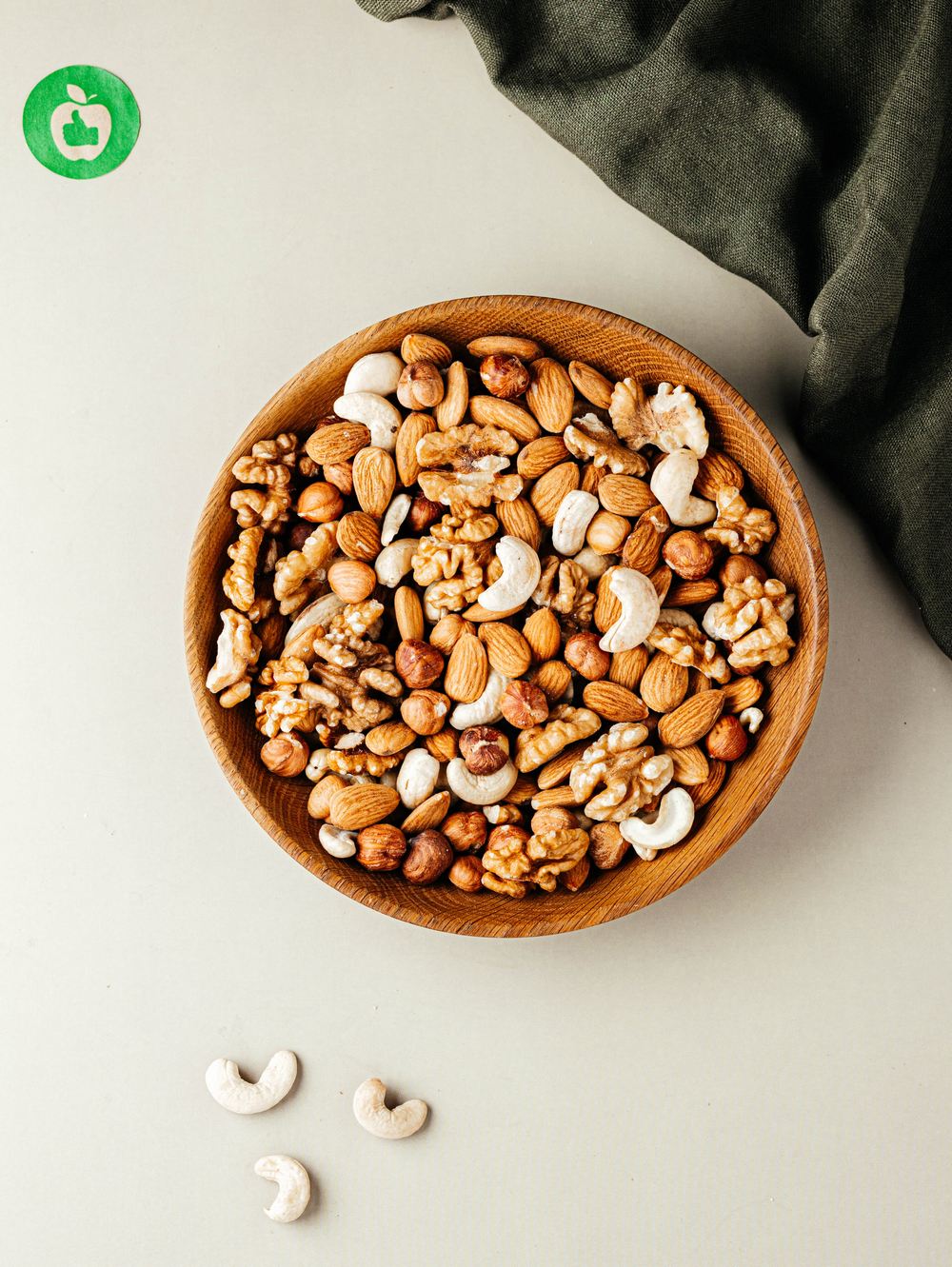 Набор "Брутальный" с орешками, томатами и бананами