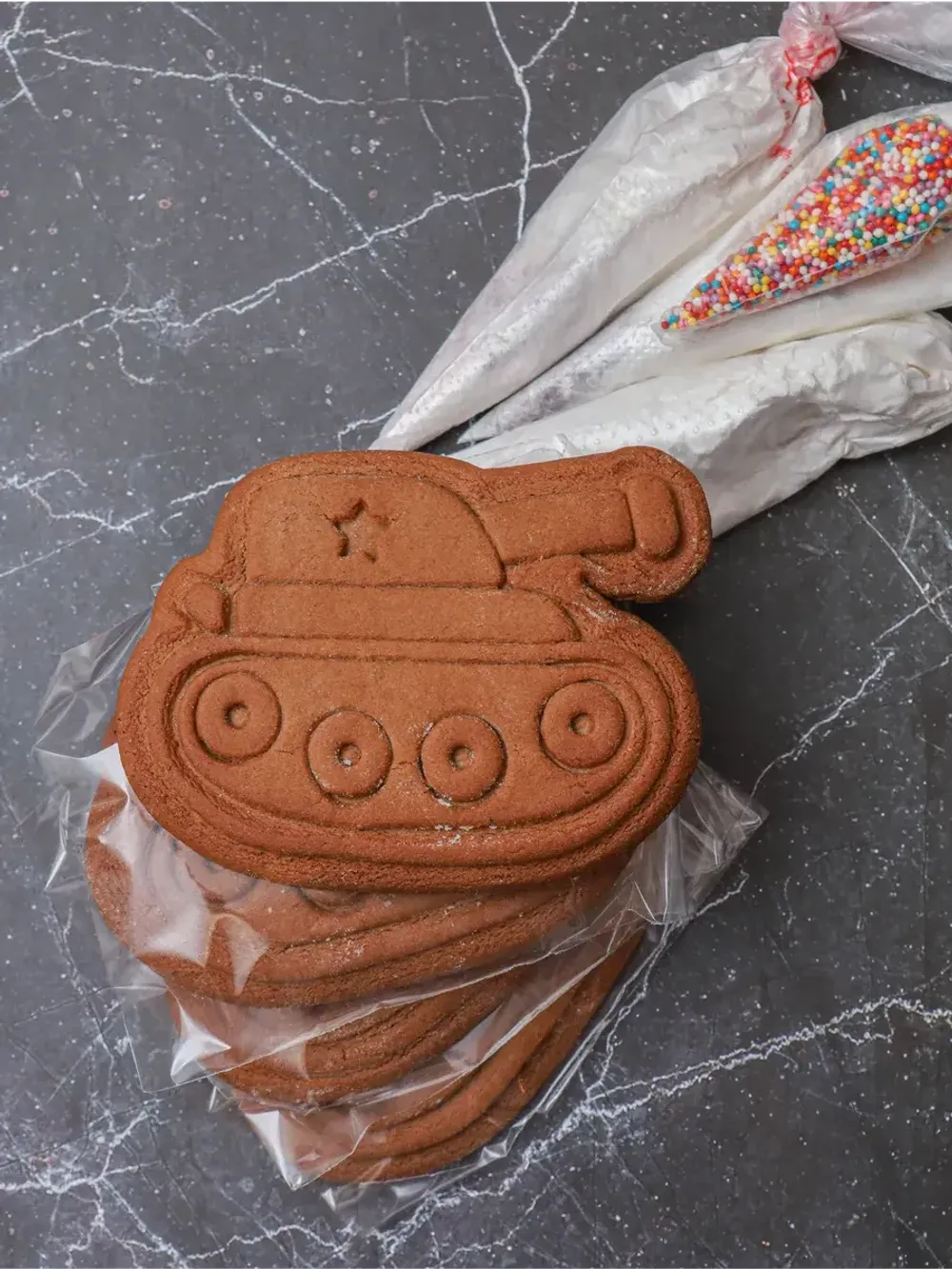 Набор для росписи"Танк" из шоколадного теста