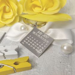 Брелок Календарь с датой отношений из серебра с гравировкой на заказ