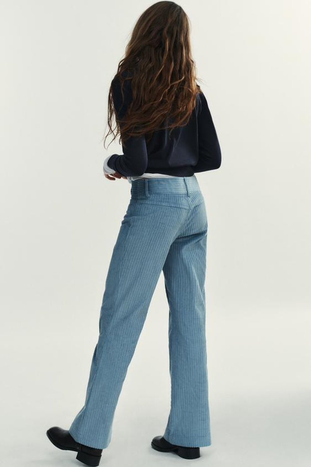 ZARA РАСКЛЕШЕННЫЕ БРЮКИ ИЗ ВЕЛЬВЕТА, ЛИНЯЛЫЙ ГОЛУБОЙ