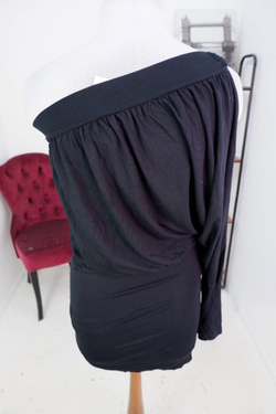 Кофта с открытым плечом, визуально на 42/44 размер