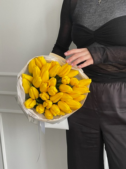 Букет из 35 желтых тюльпанов доступен к заказу с 3.03.2026