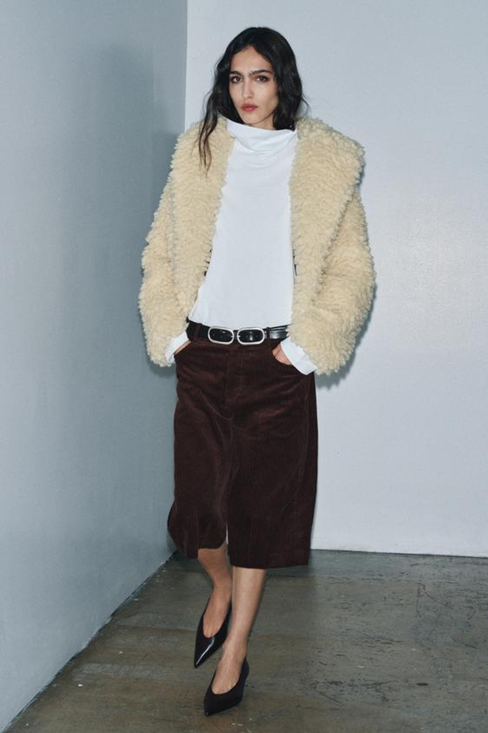 ZARА ВЕЛЬВЕТОВЫЕ ШОРТЫ — ZW COLLECTION, КОРИЧНЕВЫЙ