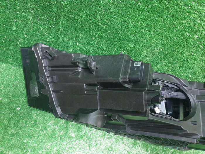 Фара правая Audi Q7 2 (2015-2019) LED