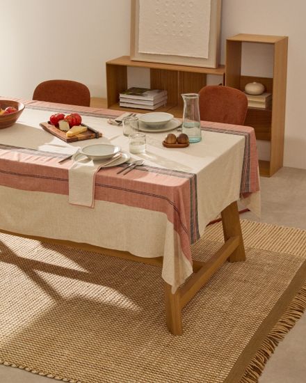 Ковер из шерсти Blart бежевого цвета с контрастной полосой по бокам 160 x 230 см