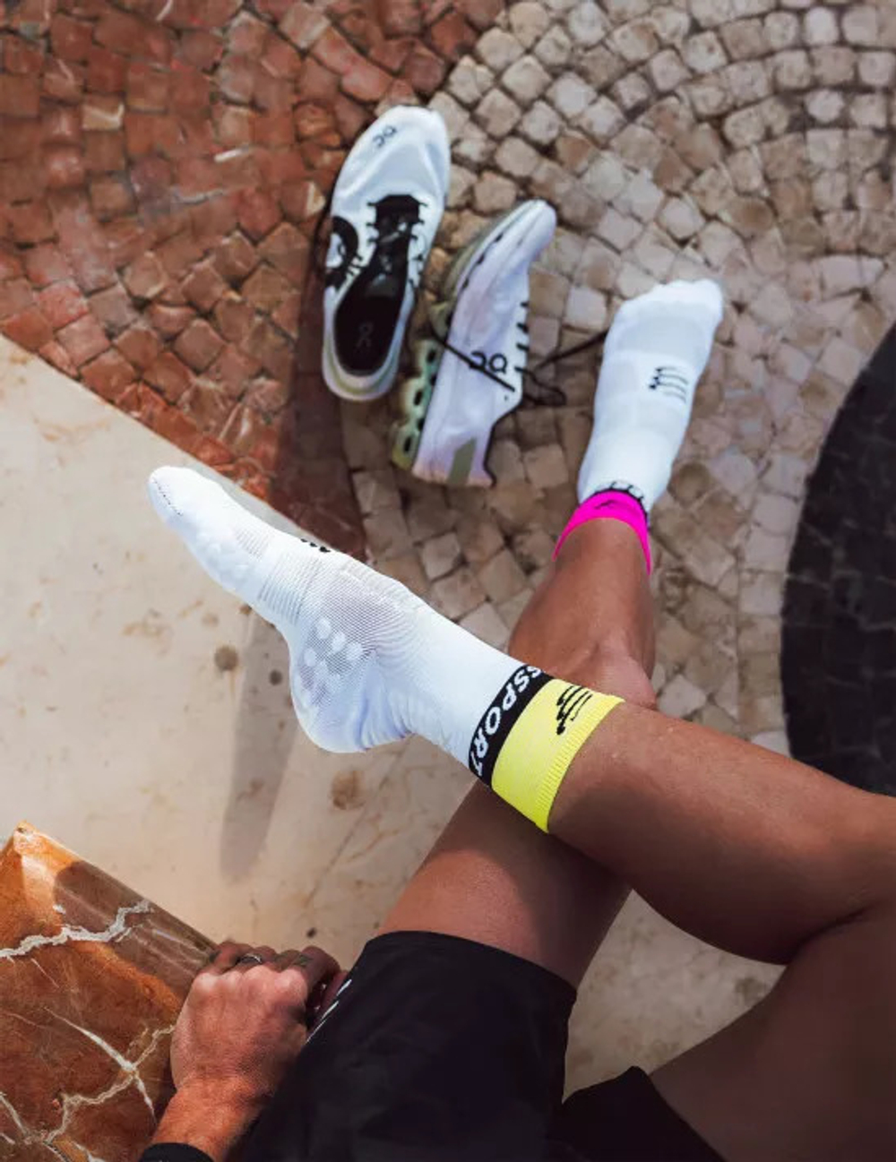 Носки Mid Compression White/Safe Yellow/Neo Pink)