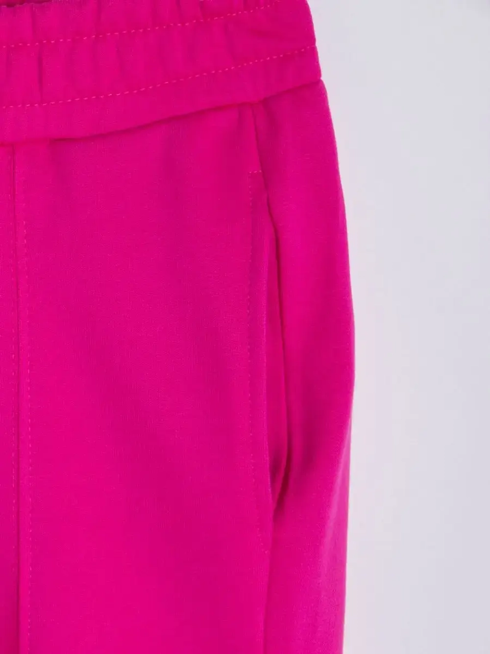 Розовый костюм для девочки на осень