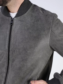 Кожаная куртка демисезонная бомбер