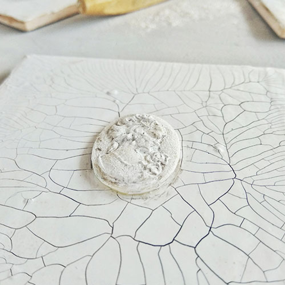 Текстурная паста акриловая с эффектом трещин «Белая»