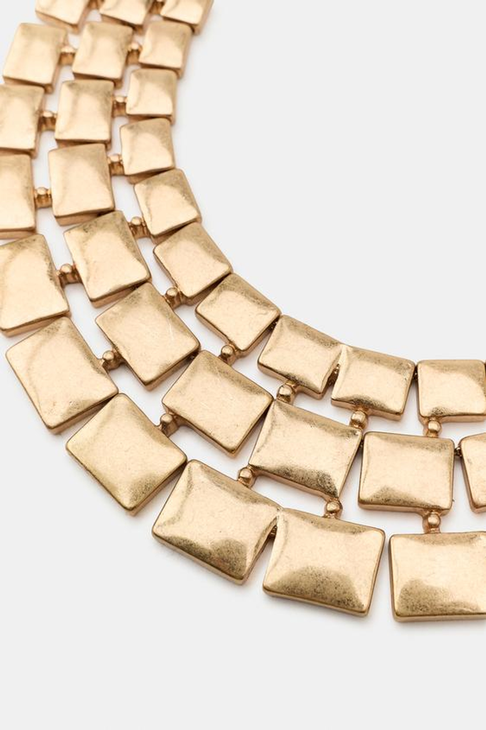 ZARA ТРОЙНОЕ ОЖЕРЕЛЬЕ С МЕТАЛЛИЧЕСКИМИ ПЛАСТИНАМИ, ЗОЛОТИСТЫЙ