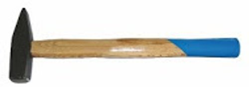 Молоток с квадрат.бойком  лак.дерев.ручка  600г   (888)  6815060