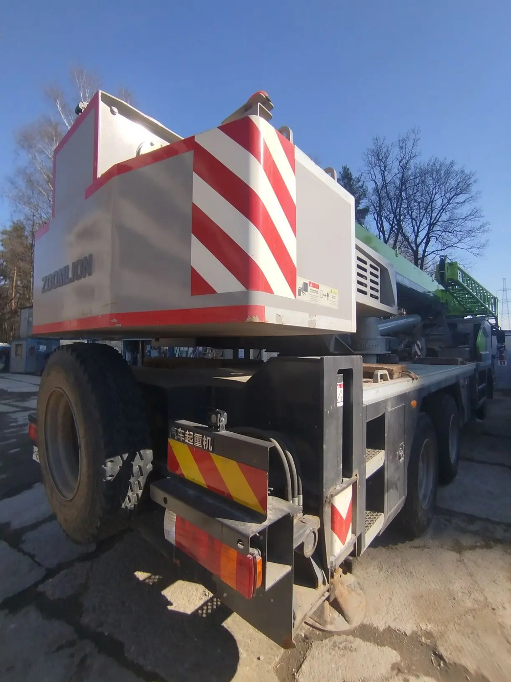 Zoomlion ZTC* 6x4 Автокран ZTC300V 	(Дизельный, 7,8 л, 313 л.с., МТ)