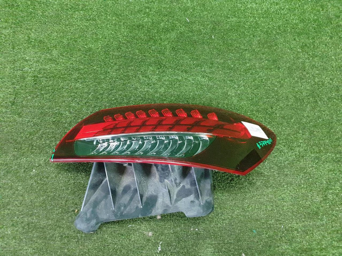 Фонарь правый внешний Mercedes E W213 (2020-2023)