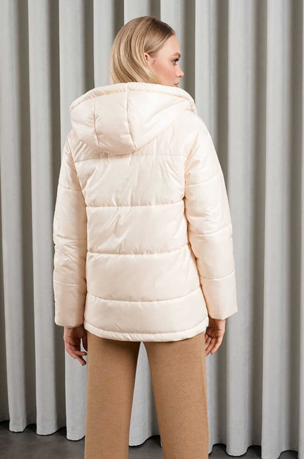 0100 Куртка женская (ванильный)