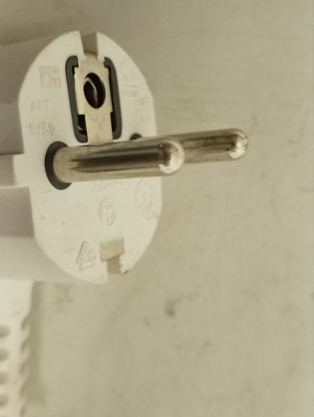 VMUF501B кт19 Сетевой фильтр стиральной машины Indesit Ariston 16003155400 б/у