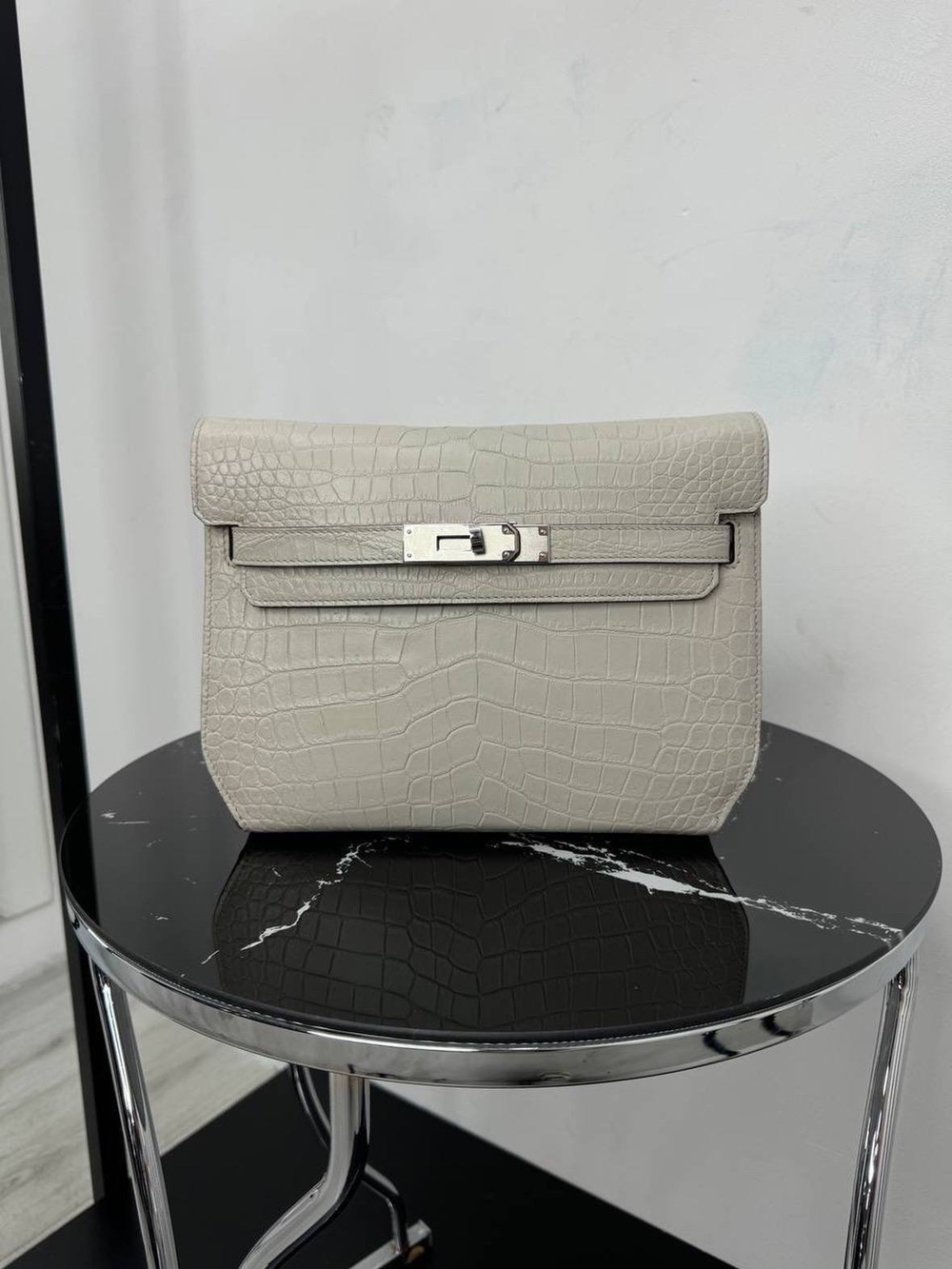Сумка через плечо Hermes Kelly Depeches 25 из кожи крокодила