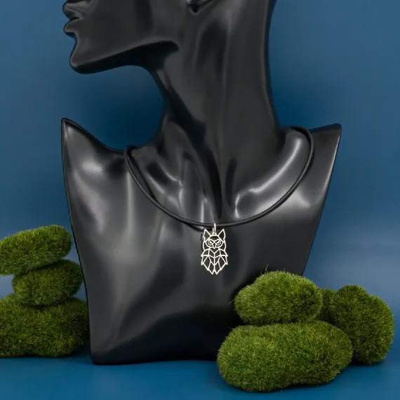 Подвеска Сова - кулон ювелирный из серебра, фото с реквизитом 1