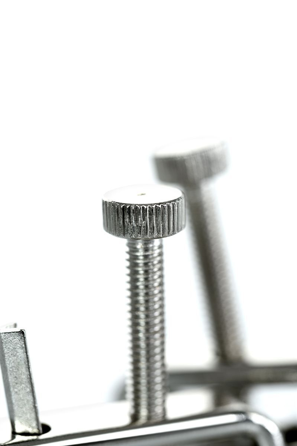 Серебристые зажимы для сосков Theatre с цепочкой (Цвет: серебристый)