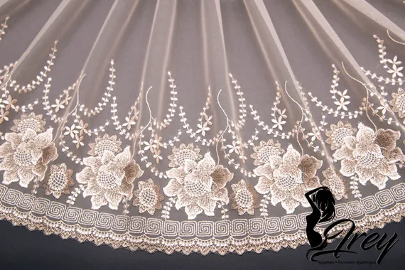 05-59 Вышивка на неэл. сетке 23 см, кремовый (левая)