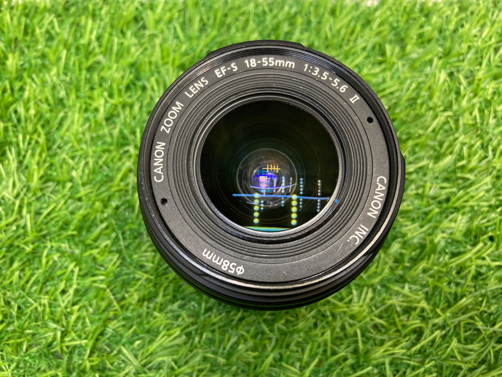 Canon 1100D kit 18-55mm 3.5-5.6 ll 18.300 кадров