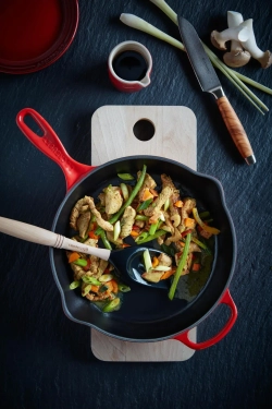 Le Creuset Сковорода Signature 26 см лазурного цвета