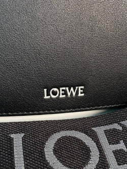 Сумка-мессенджер Loewe