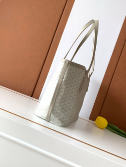 Moynat M Tote PM