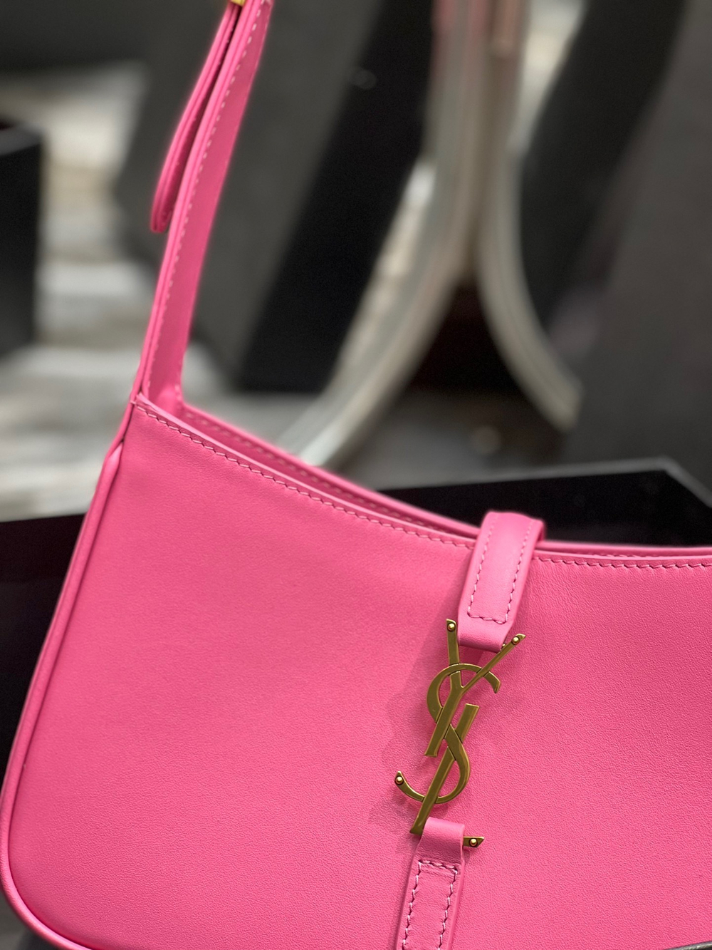 Saint Laurent Le 5 à 7 Hobo Bag